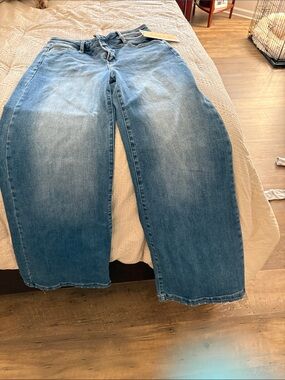 Classic Wide-Leg Women’s Jeans - Light Blue